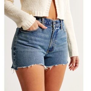 Abercrombie & Fitch Curve Love High Rise 4" Mom Short size 37/24 NWT Cut-Off